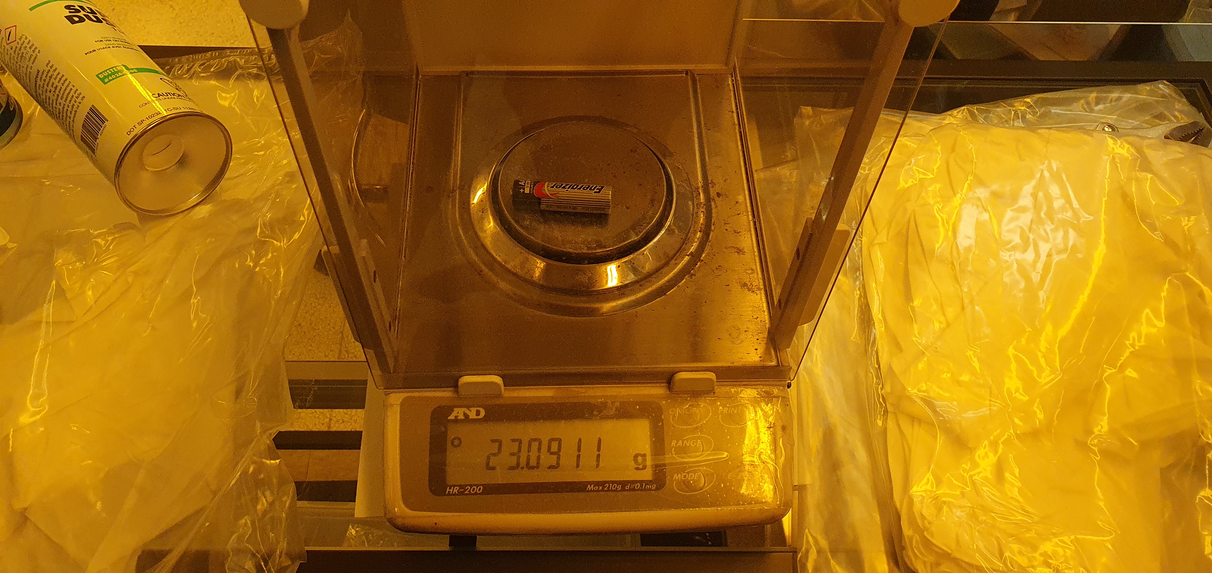 에너자이저 AA 건전지 : 23.0911g 측정.